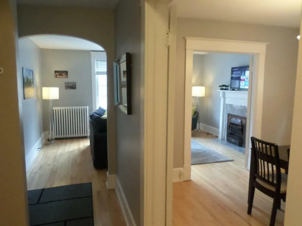 Beautiful, Clean, Quiet 2 Br-In Downtown Ottawa. Parking, Wifi And Netflix Included Apartment 0*, Ottawa Canada