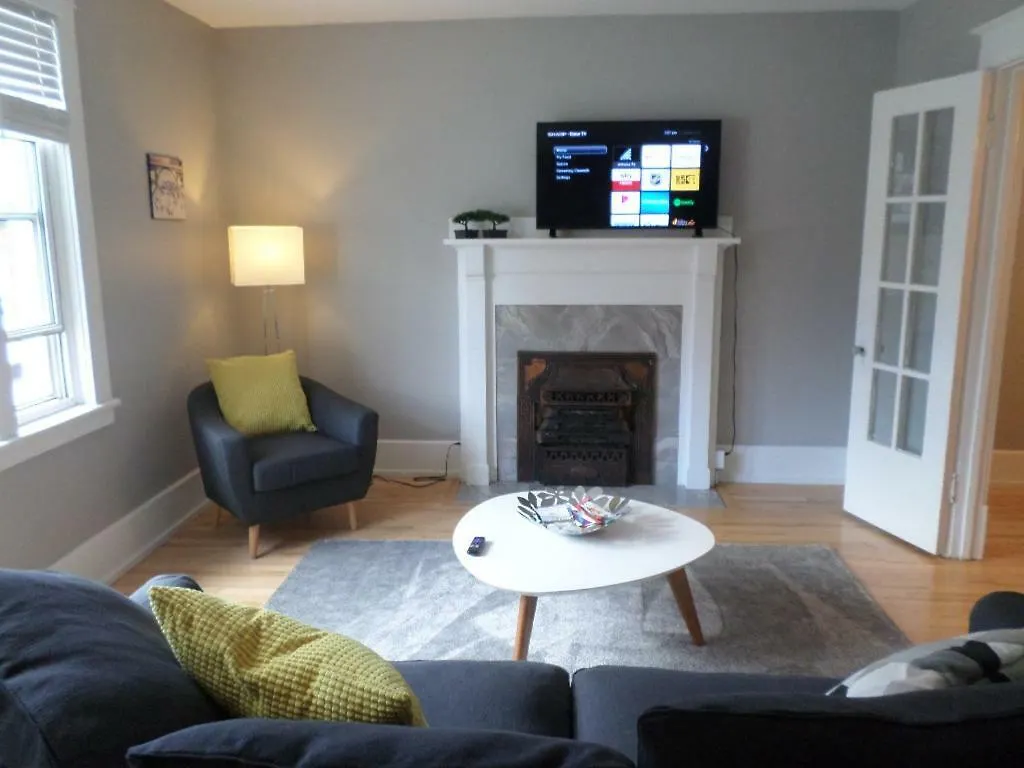 Beautiful, Clean, Quiet 2 Br-In Downtown Ottawa. Parking, Wifi And Netflix Included Apartment  Ottawa