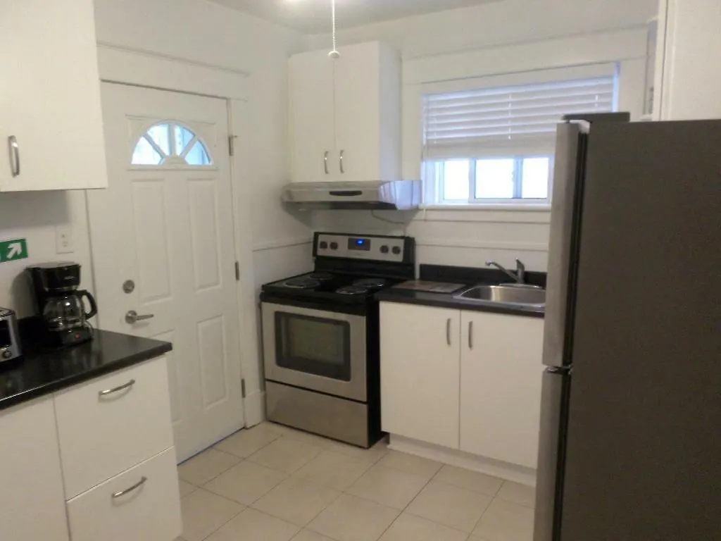 Beautiful, Clean, Quiet 2 Br-In Downtown Ottawa. Parking, Wifi And Netflix Included Apartment