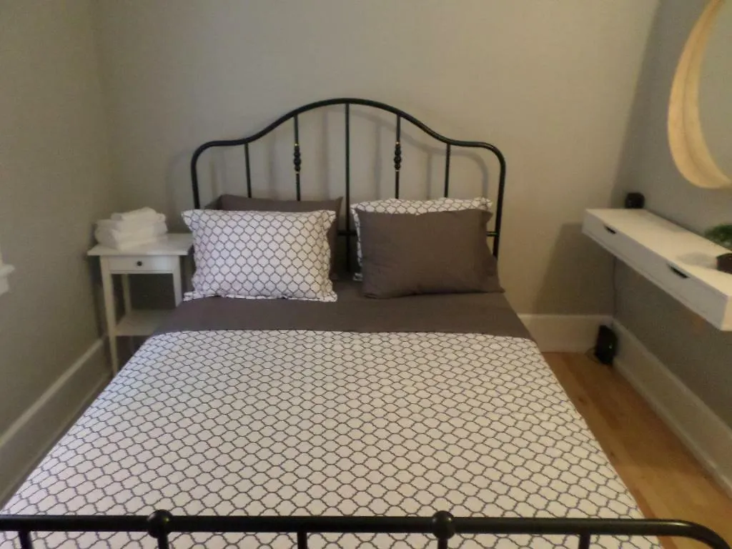 Beautiful, Clean, Quiet 2 Br-In Downtown Ottawa. Parking, Wifi And Netflix Included Apartment 0*, Ottawa