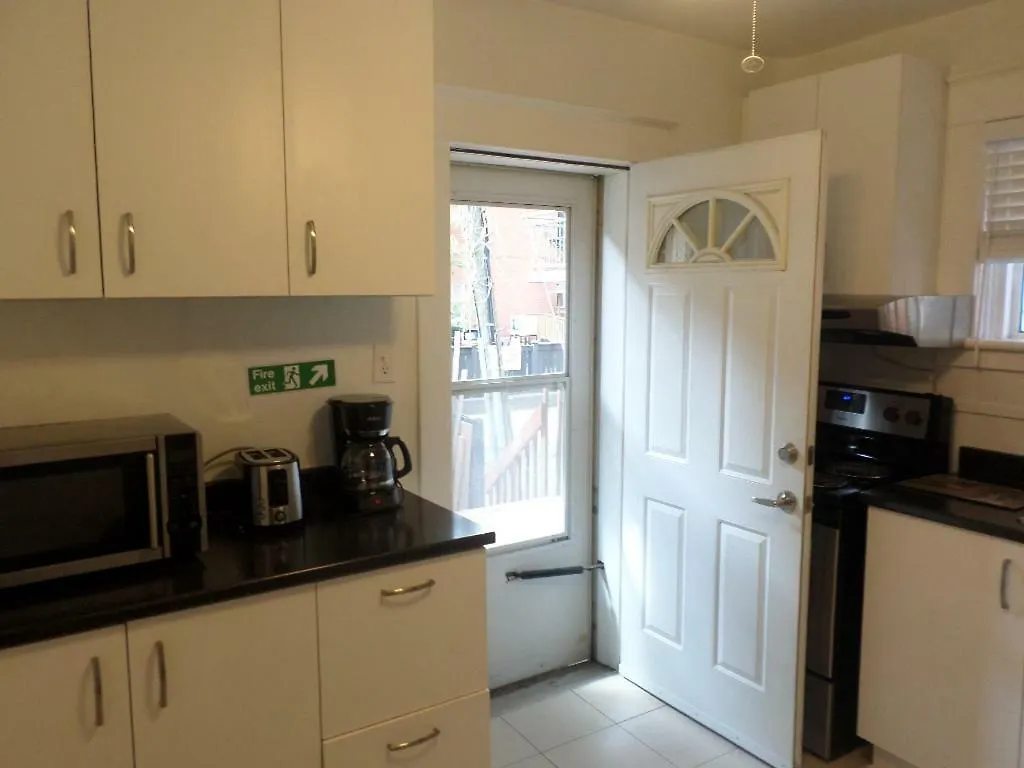Beautiful, Clean, Quiet 2 Br-In Downtown Ottawa. Parking, Wifi And Netflix Included Apartment