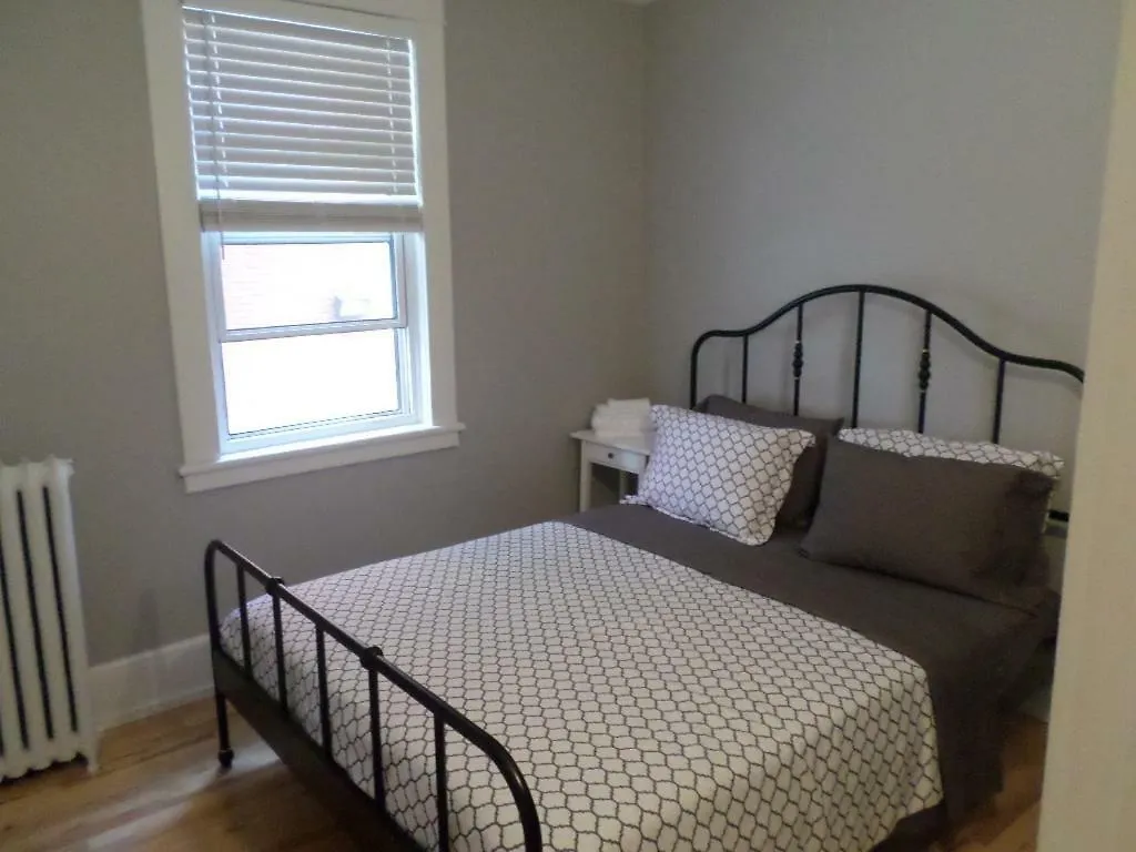 Beautiful, Clean, Quiet 2 Br-In Downtown Ottawa. Parking, Wifi And Netflix Included Apartment